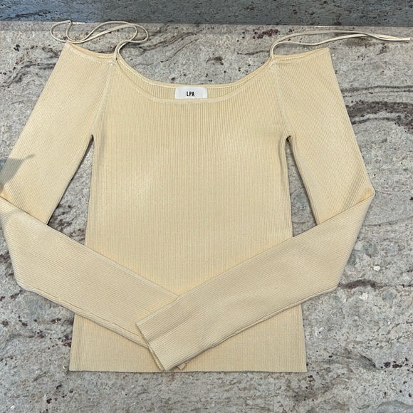 REVOLVE LPA off the shoulder sweater top medium - Picture 4 of 9